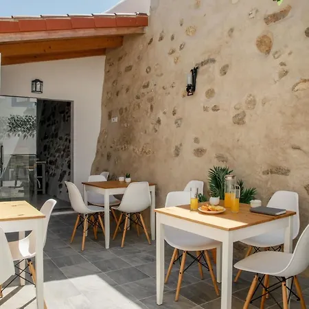 Patio House Bed & Breakfast