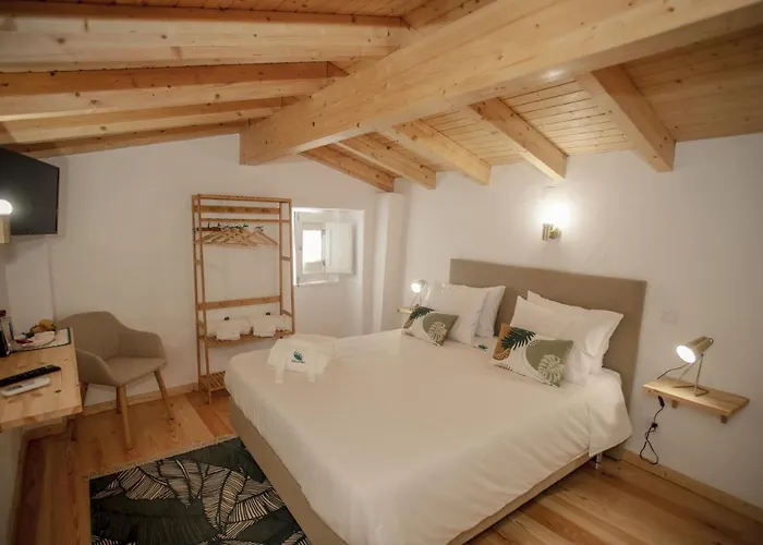 לינה וארוחת בוקר Patio House