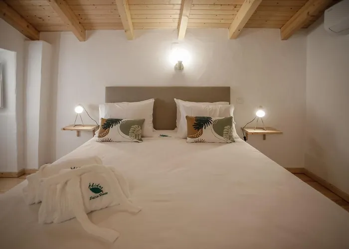 Patio House 4* אובידוס