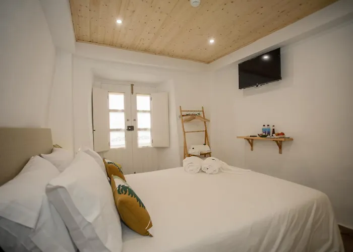 לינה וארוחת בוקר Patio House